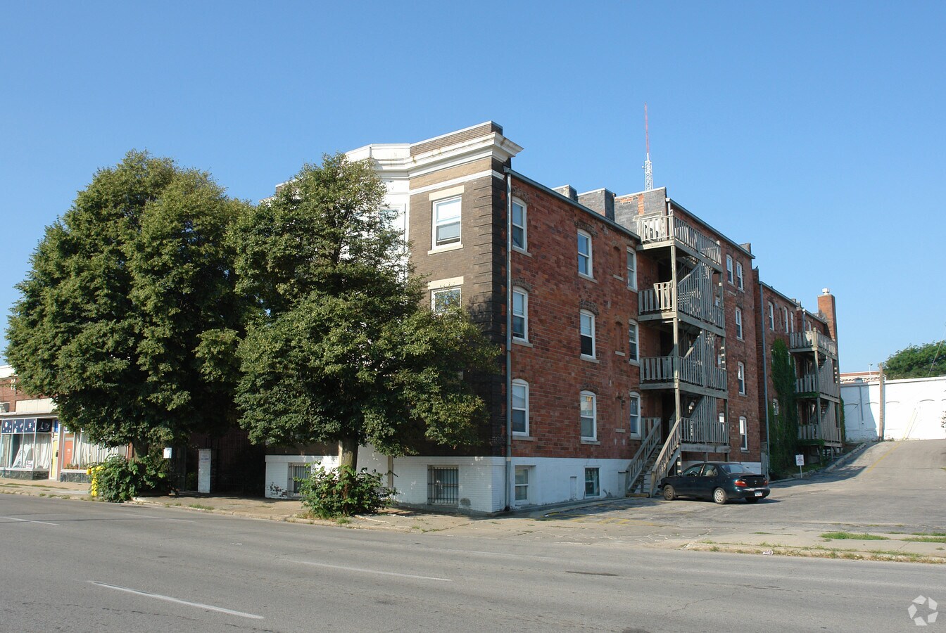 210 S 24th St - Hamilton Gardens Apartments