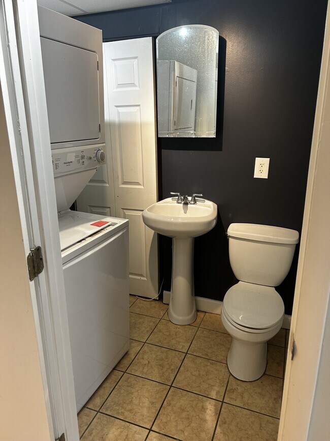Photo - 1254 Half St SW