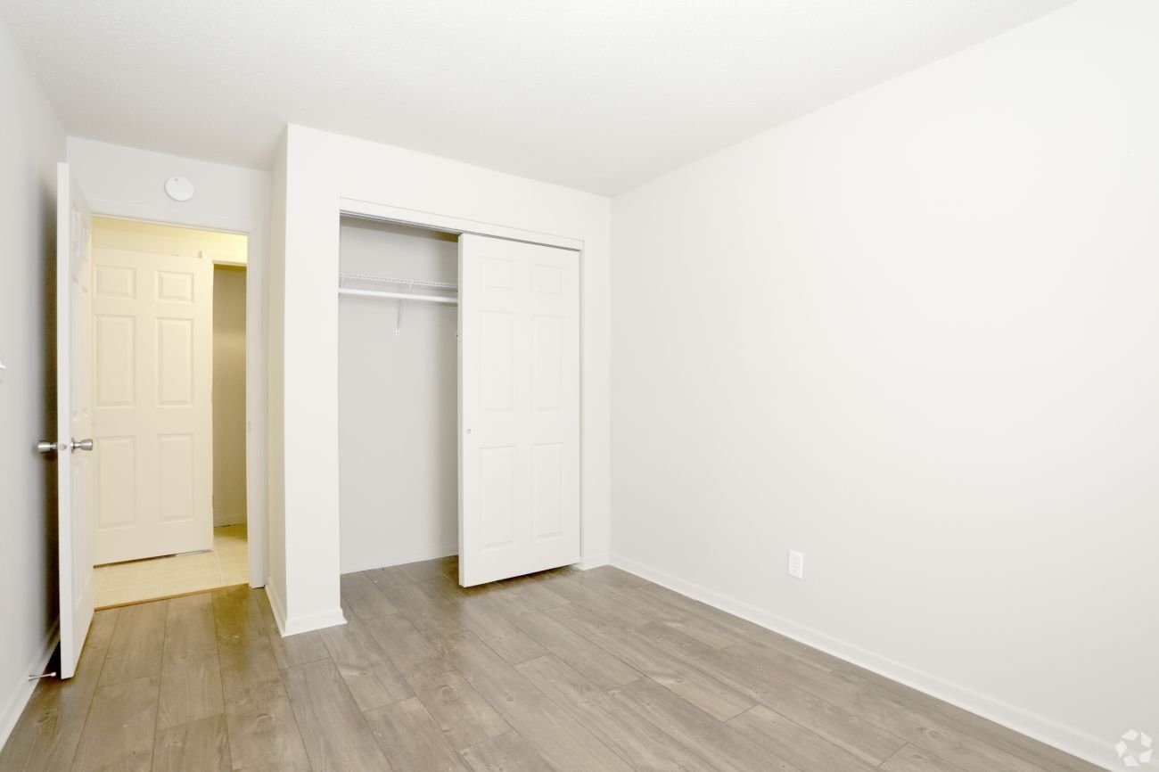 Photo - 908 N Broadway Ave