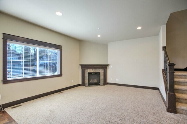 Photo - Wonderful 5 bedroom home in the Renton Highlands