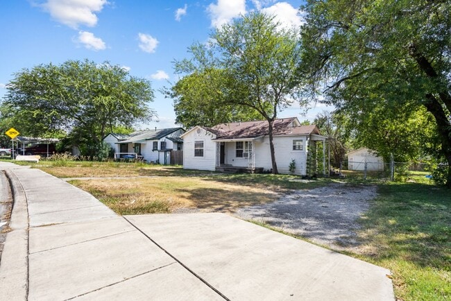 Photo - 450 Overhill Dr