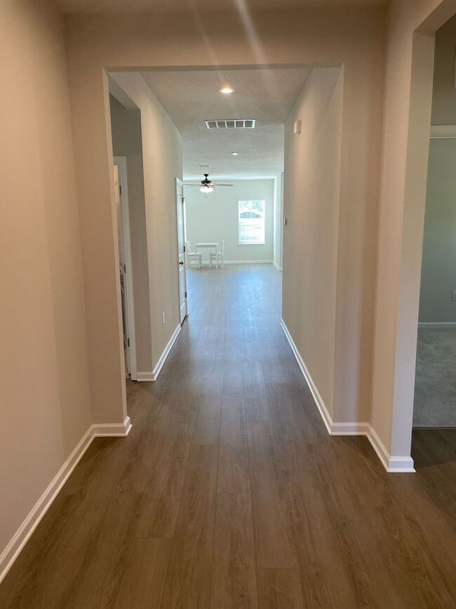 Photo - Beautiful 4 Bedroom 2 Bathroom home in Eagle Crest community