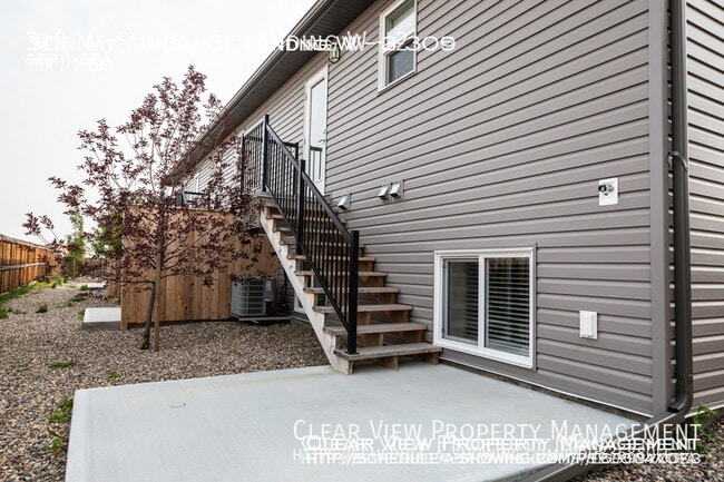 Photo - Stylish and contemporary townhouse 3 bed, 1.5 bath! ??Showings at (403) 308-0332??
