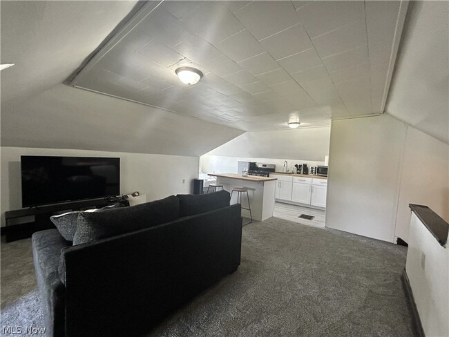 377 Lawson Ave Unit 3