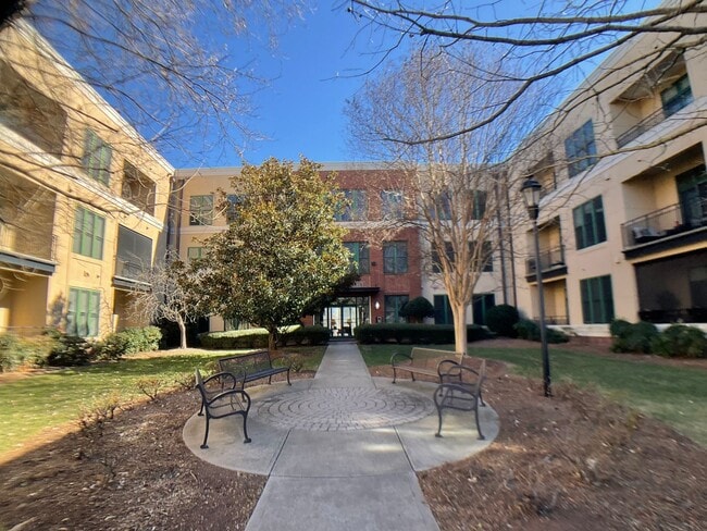 Building Photo - Upscale Condo in Popular Davis Park!