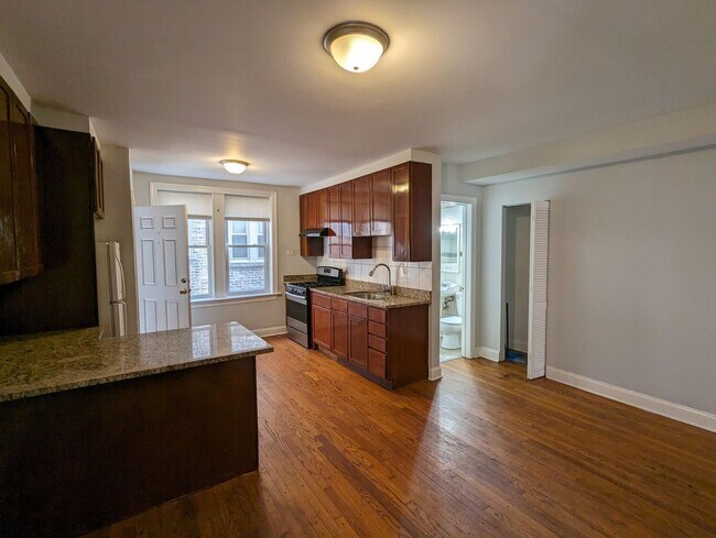 Photo - 5027 N Harding Ave Unit 5029-1W