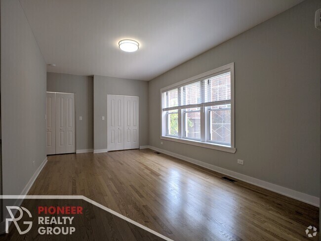 Building Photo - 3523 N Broadway St Unit #1W Rental