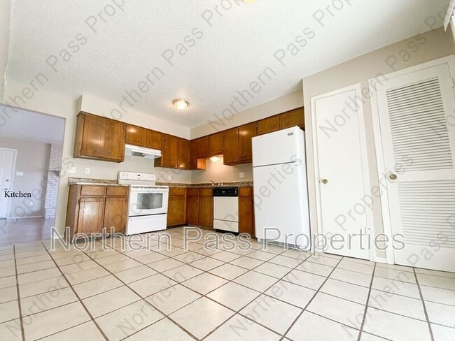 Photo - 6435 Pizarro St