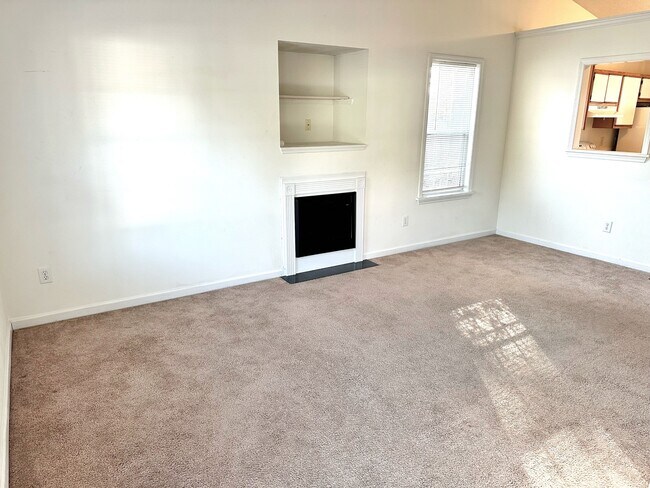 Photo - 406 Winners Cir N