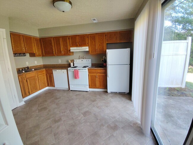 Photo - 16 Duiguid Dr