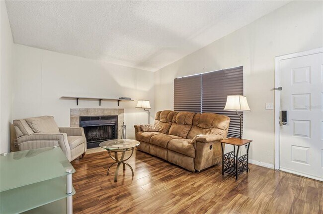 Photo - 4004 Nestle Oaks Pl Unidad 203