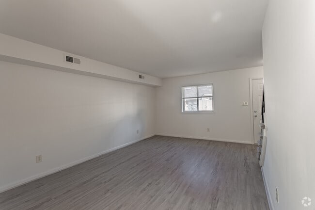 2HAB,1,5BA,-1200SF - Turnberry Wells