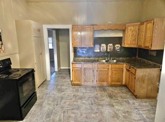 Photo - 4190 Sparks St