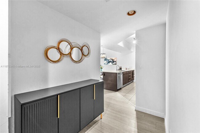 Photo - 500 Brickell Ave Unidad 1605