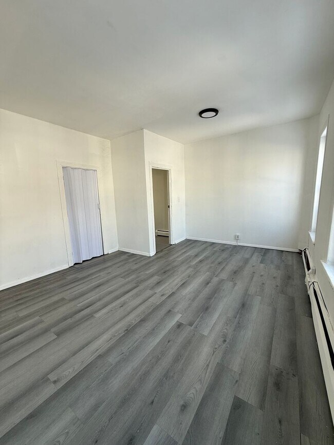 Photo - 295 Spring St Unidad 2nd Floor