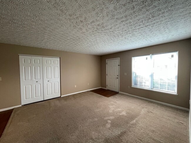 5558 Garden Ridge