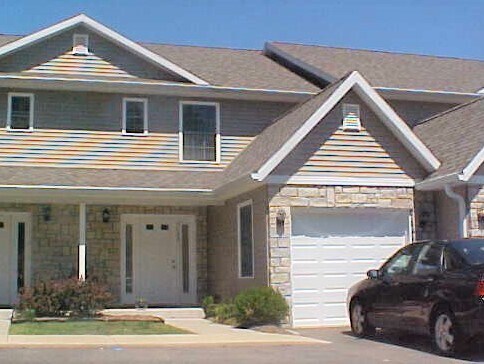 Building Photo - 5722 Vinca Court Unit 5722