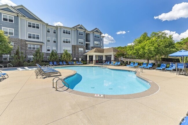 Building Photo - The Summit at Nashville West Rental