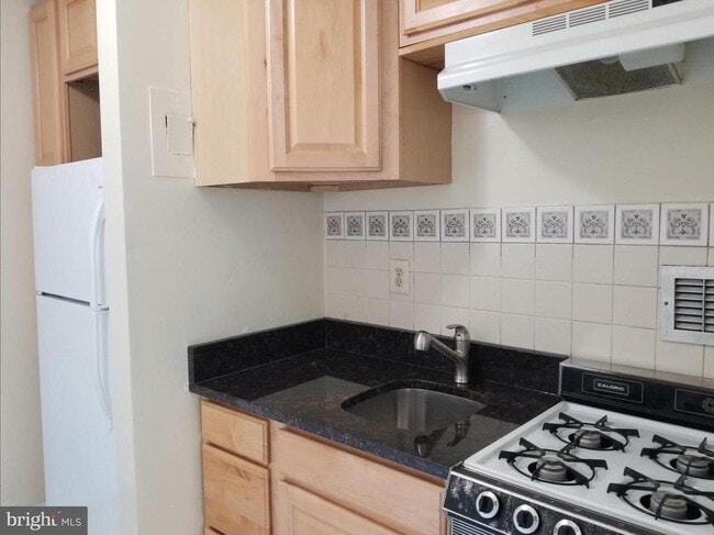 Building Photo - 1011 Arlington Blvd Unit 934 Rental