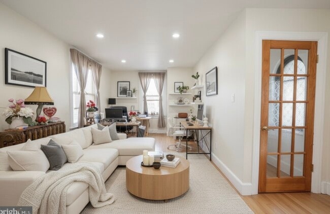Photo - 206 E Hinckley Ave