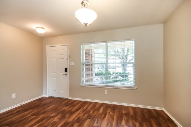 Photo - 17903 Seco Creek Ln