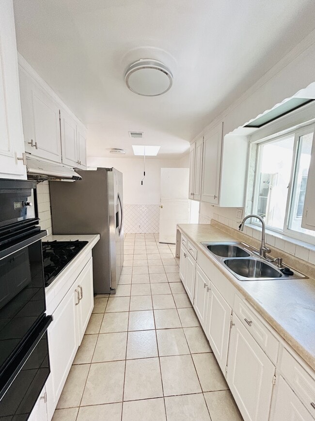 Photo - 751 Ruth Dr House