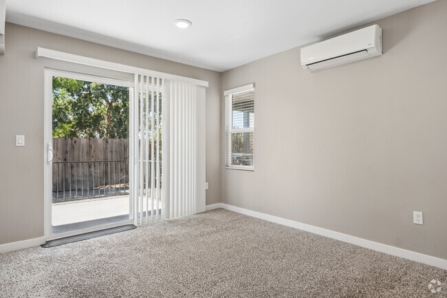 1BR, 1BA - 498SF - Bedroom