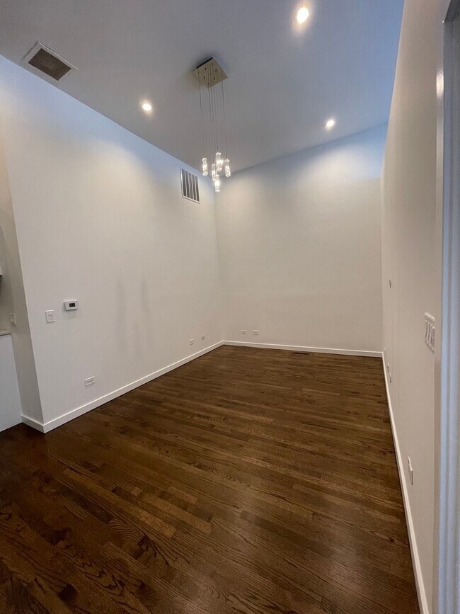 Photo - 1451 N Ashland Ave