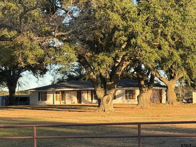 Photo - 2529 State Highway 11 W
