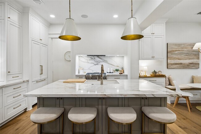 Photo - 2031 Sheridan St