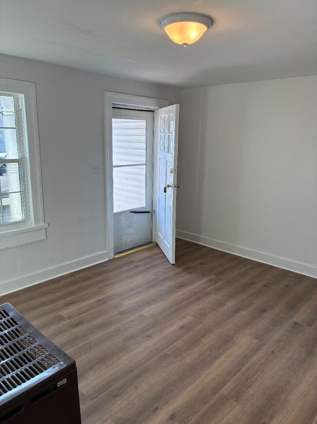 Photo - 1312 Meadow St S