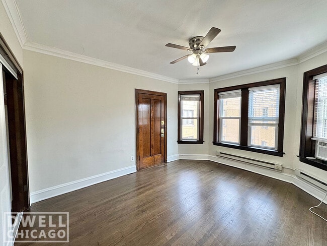 Building Photo - 3826 N Greenview Ave Unit 3W