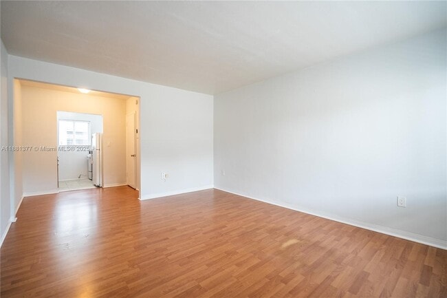 Photo - 7315 Harding Ave Unidad 15