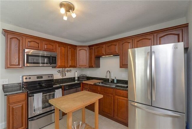 Photo - Charming Cottage in Sylvan Heights with Hardwood Floors, Granite Counter Tops, Fenced Yard, 2.5 M...