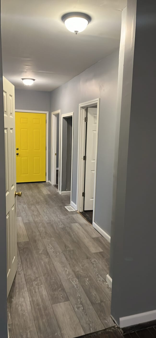 Kitchen Floor - 1550 Richard Gordon Hatcher Blvd Unit Apt A