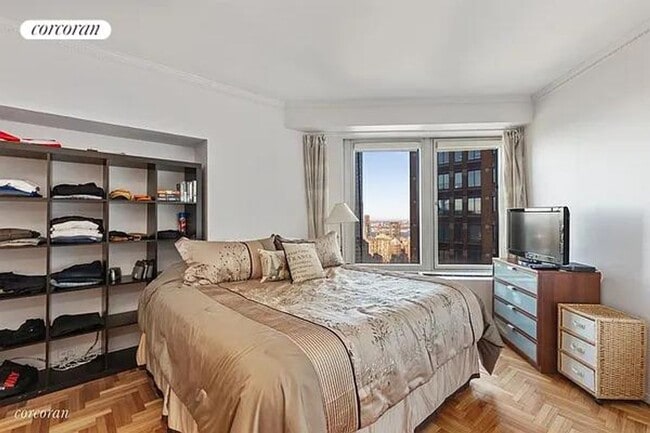 Photo - 150-156 W 56th St