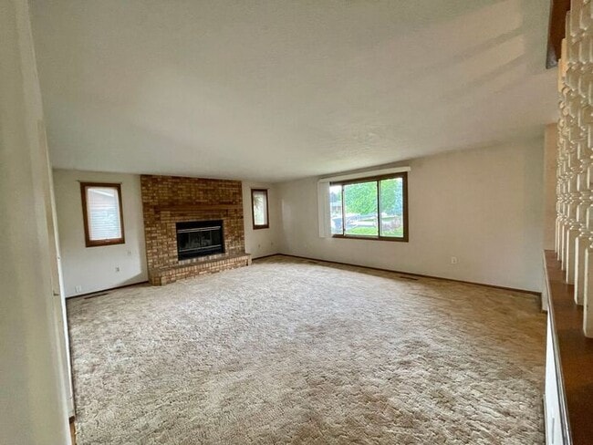 Photo - Large 3 Bedroom, 2 Bathroom Home in North Loveland
