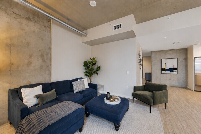 353 E Bonneville Ave Unit 581