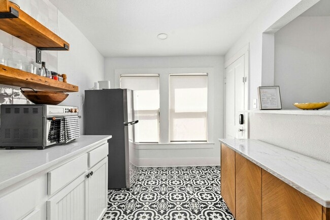 Photo - 110 E Craig Pl Unit 1