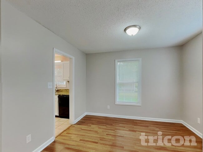 Photo - 4112 Zebulon Ave SW