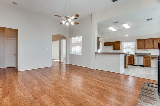 Photo - 8205 Burleigh St