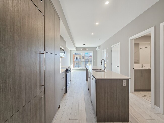 Photo - 310-315 15 Ave SW Unit 305