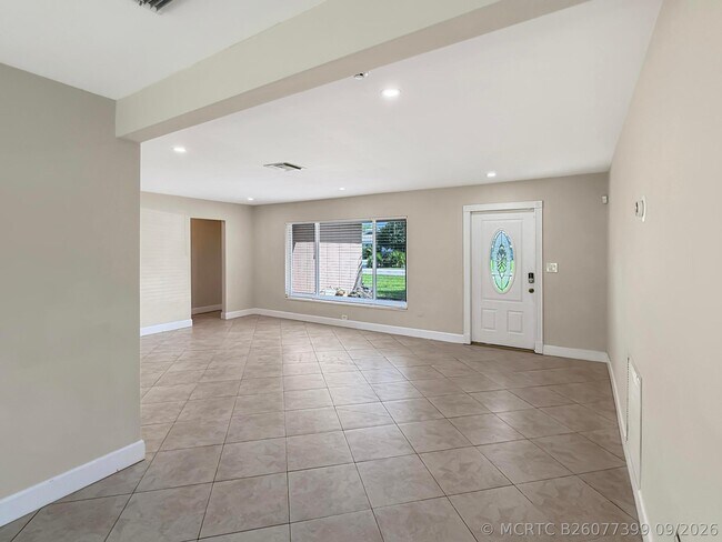 Photo - 1321 NE 46th St