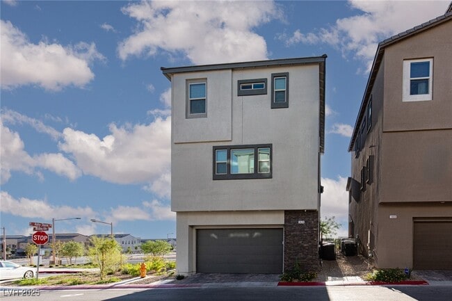 Photo - 1474 Whistling Kite St