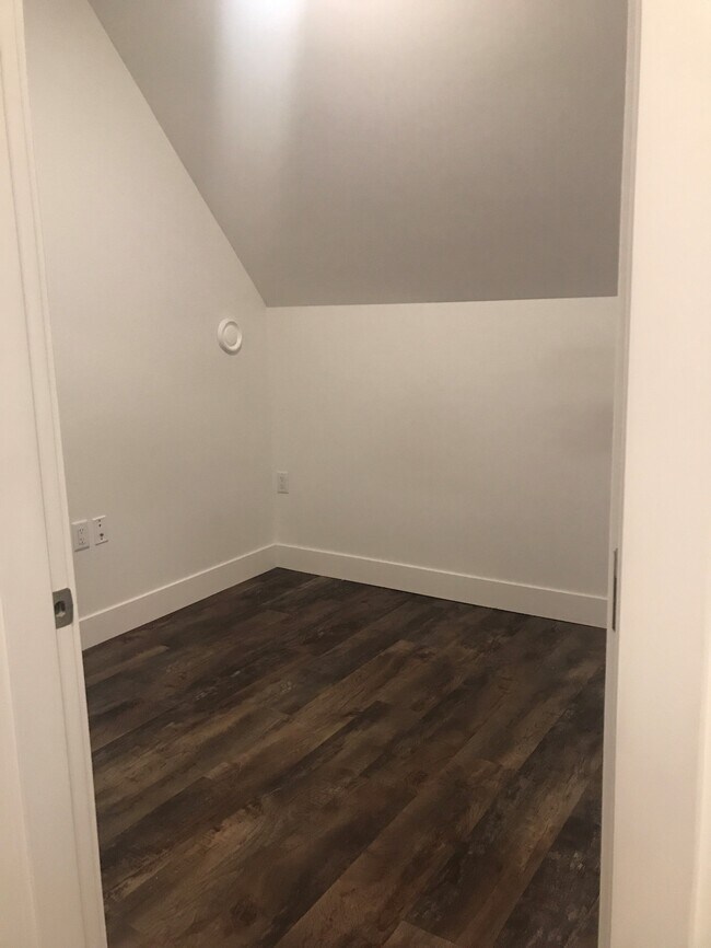 Gertie's House (1 Bedroom + Den)