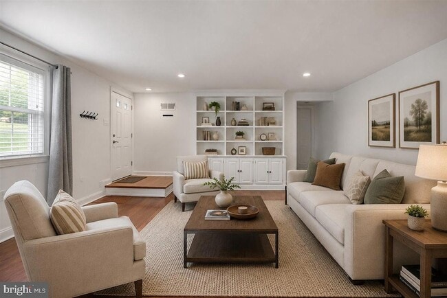 Photo - 112 Yardley Commons