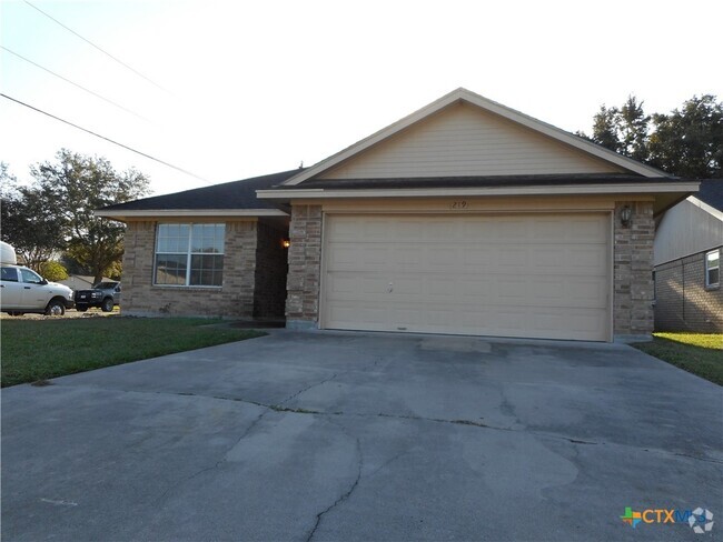 Building Photo - 219 Belmoor Ln Rental