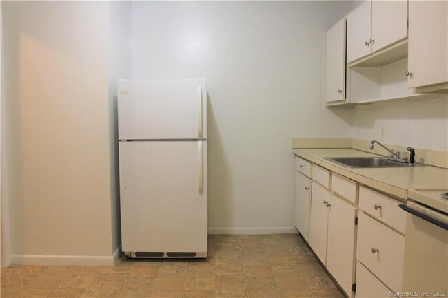 Photo - 1730 State St Unit 312