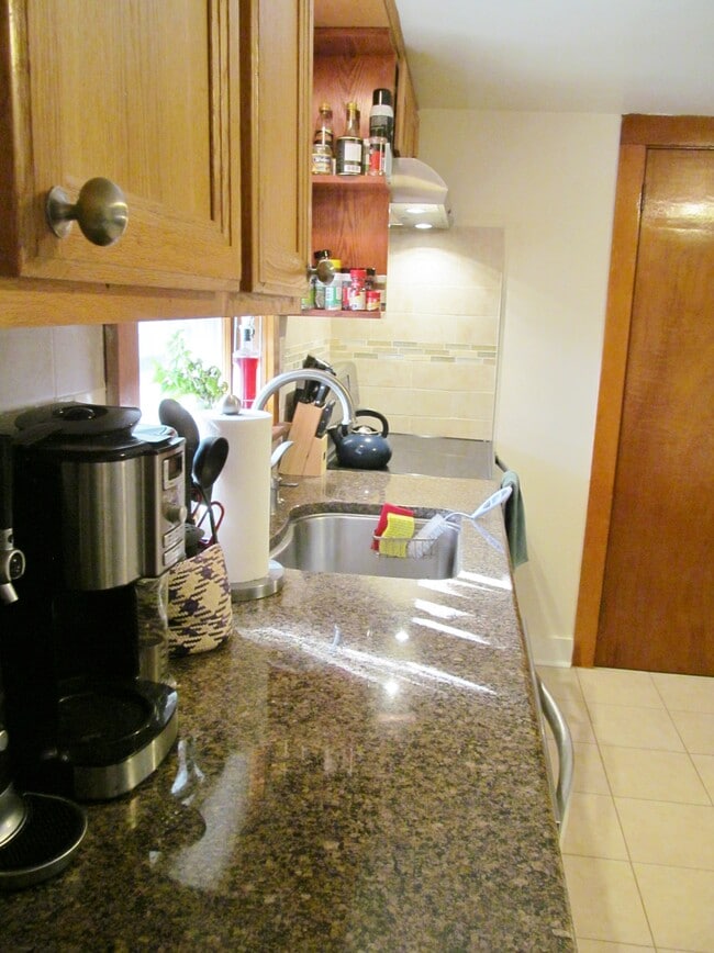 Photo - 81 Anderson St Unit 2