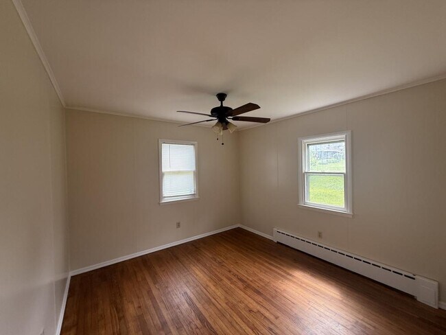 Photo - 891 N 4th St
